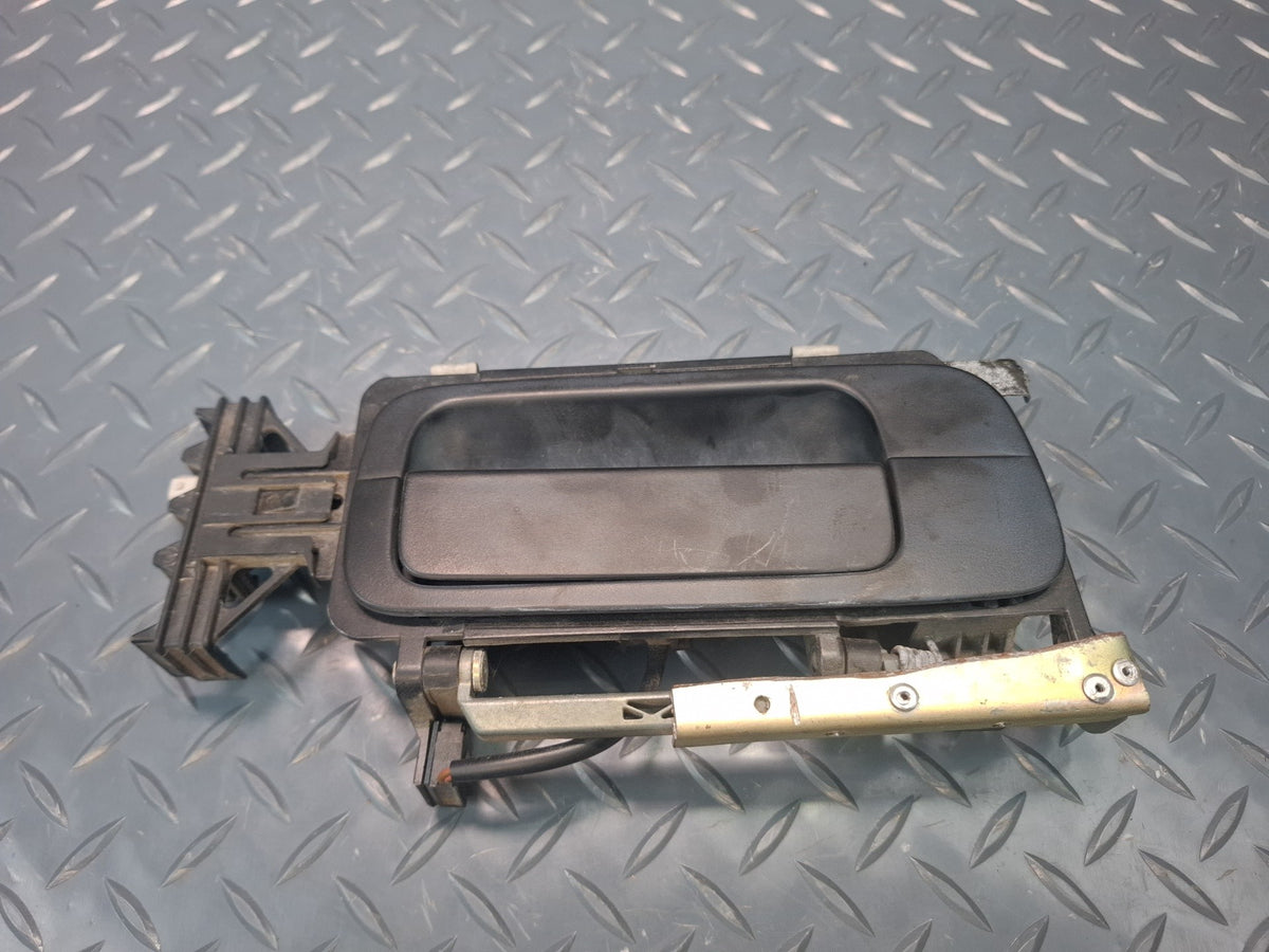 1994-1997 BMW E31 840Ci Front Right Passenger Door Exterior Handle