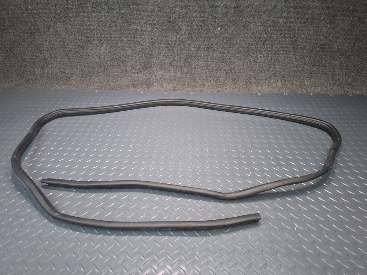 1994-1997 BMW E31 840Ci Rear Trunk Weatherstrip Rubber Seal Gasket