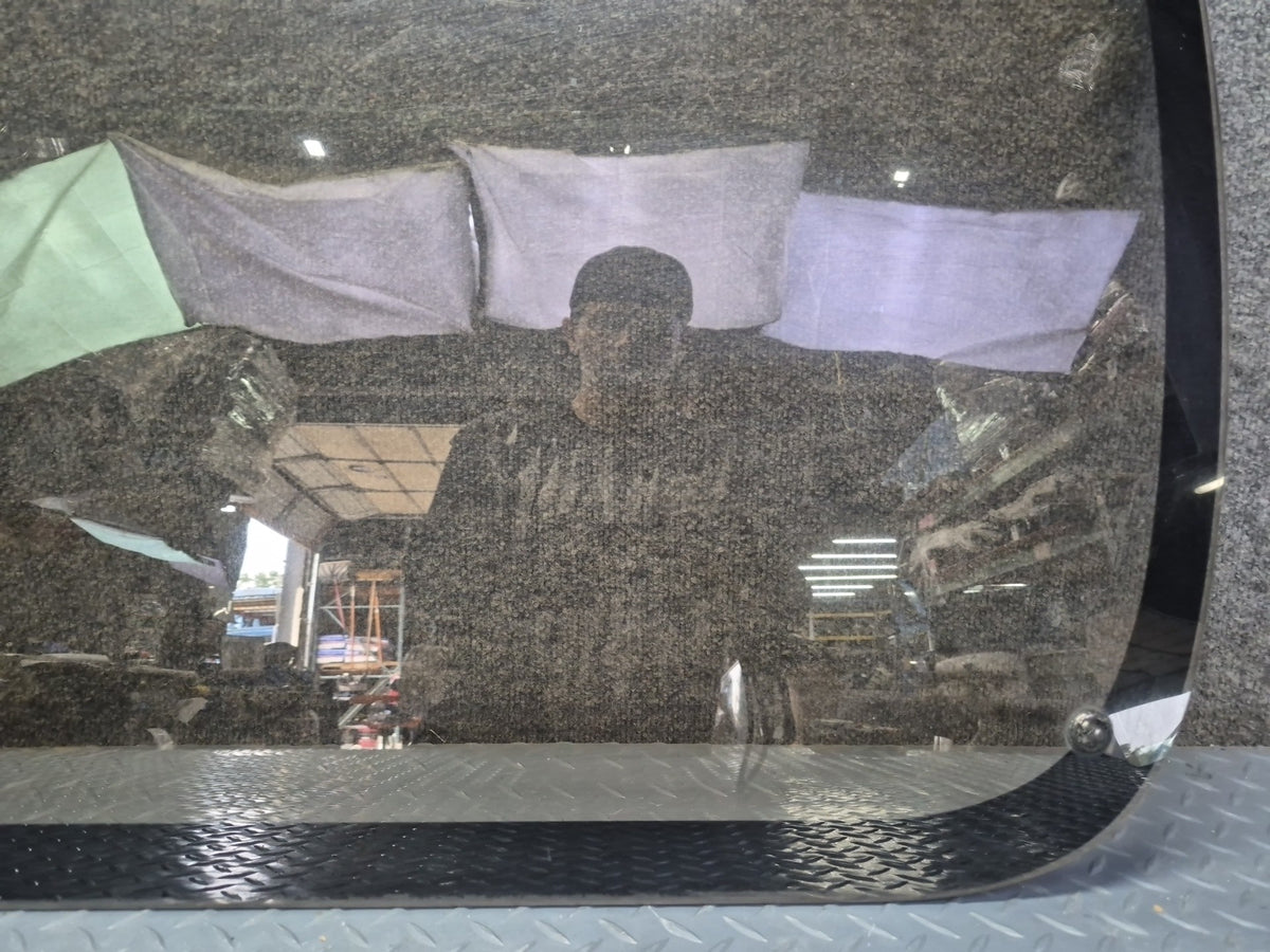 94-95 Toyota Hiace KZH106W Center Middle Right Movable Glass Window OEM