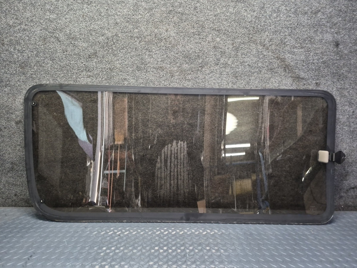94-95 Toyota Hiace KZH106W Center Middle Right Movable Glass Window OEM