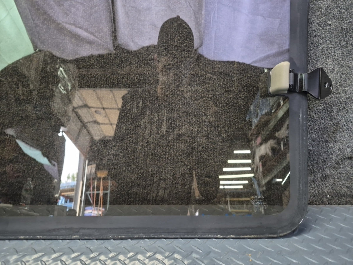 94-95 Toyota Hiace KZH106W Center Middle Right Movable Glass Window OEM