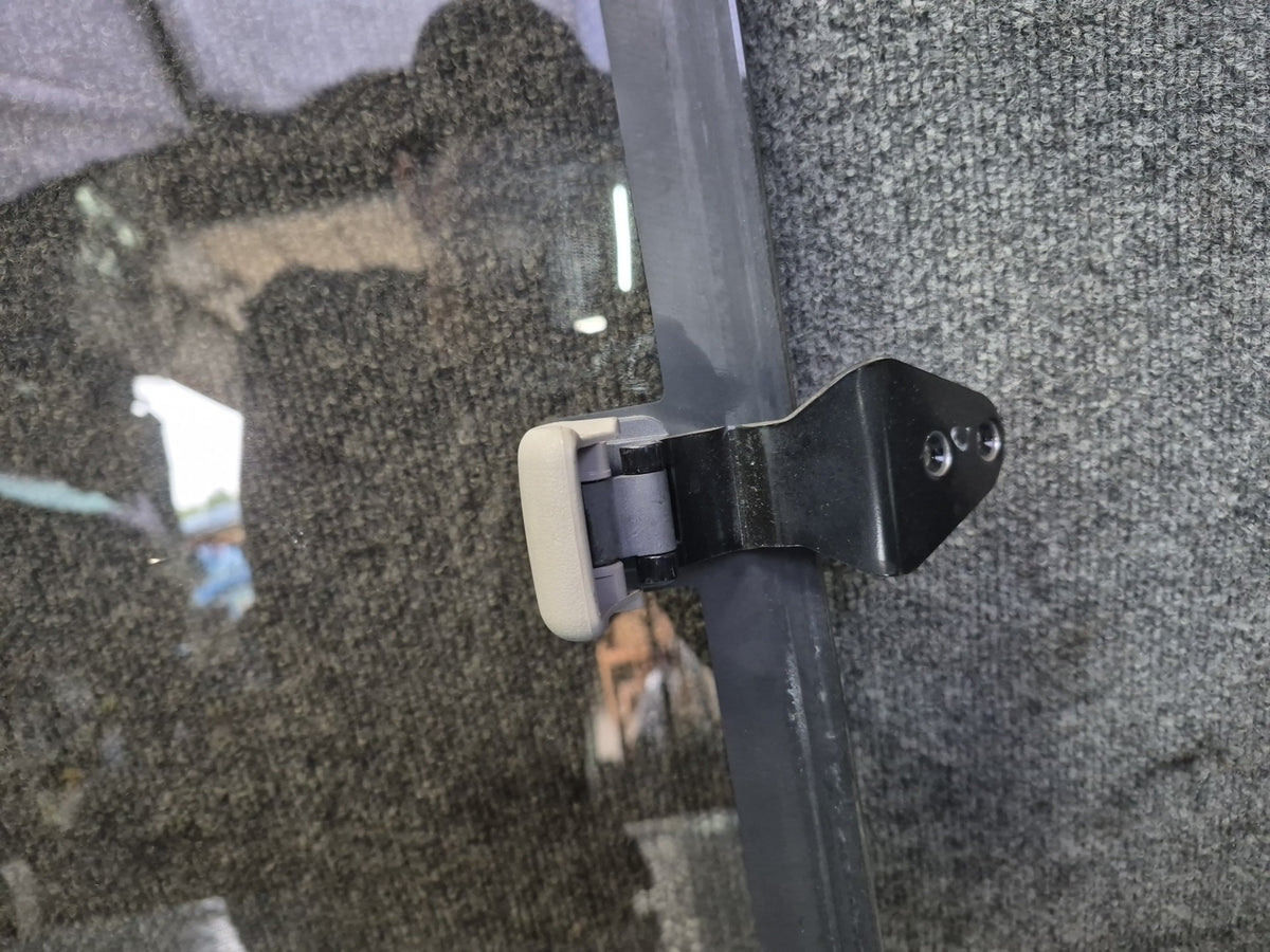 94-95 Toyota Hiace KZH106W Center Middle Right Movable Glass Window OEM