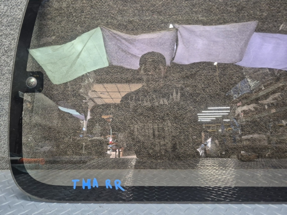 94-96 Toyota Hiace KZH106W Rear Right Quarter Movable Glass Window OEM