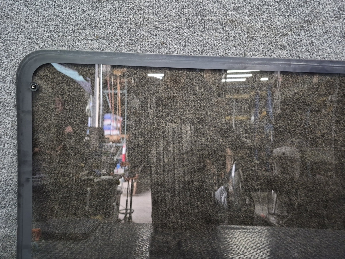 94-96 Toyota Hiace KZH106W Rear Right Quarter Movable Glass Window OEM
