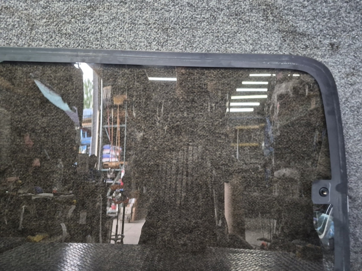 94-96 Toyota Hiace KZH106W Rear Right Quarter Movable Glass Window OEM