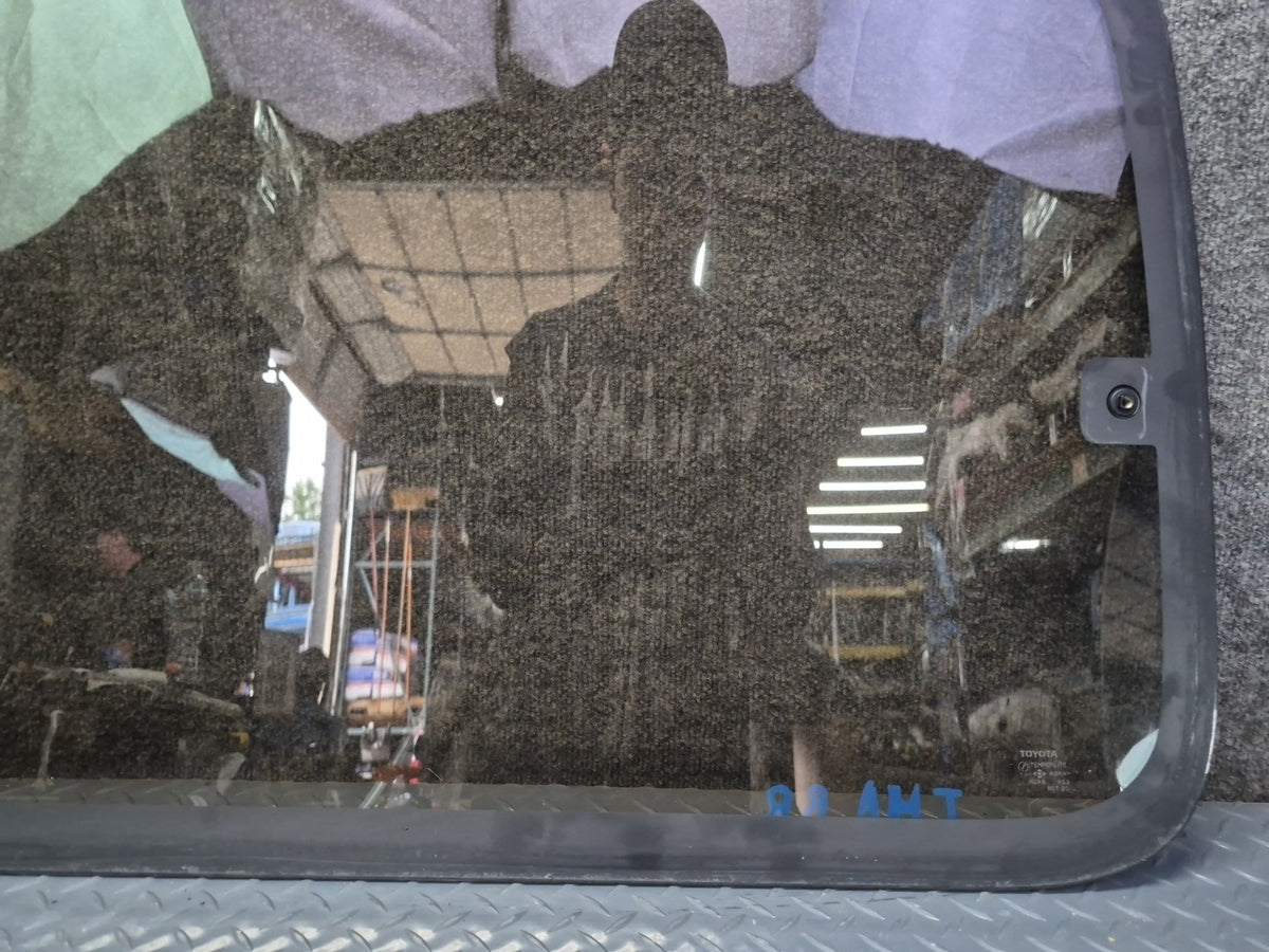 94-96 Toyota Hiace KZH106W Rear Right Quarter Movable Glass Window OEM