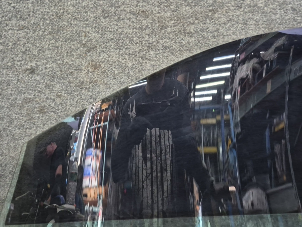 07-13 Mercedes W221 S-class Front Right Passenger Door Glass Window Tinted OEM