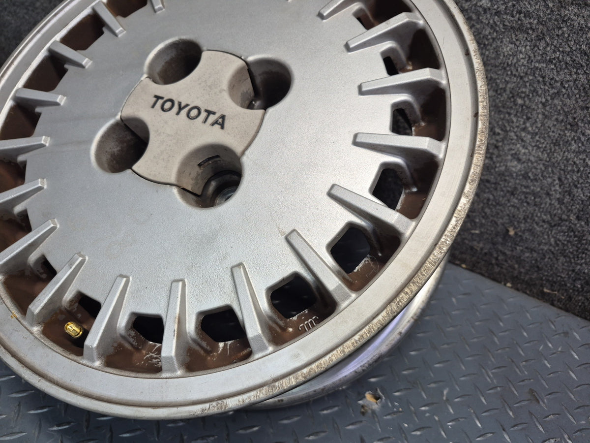 84-88 Toyota Cressida MX73 Set of 4 Factory R15 15" Wheel Rim 15x6J ET20 OEM