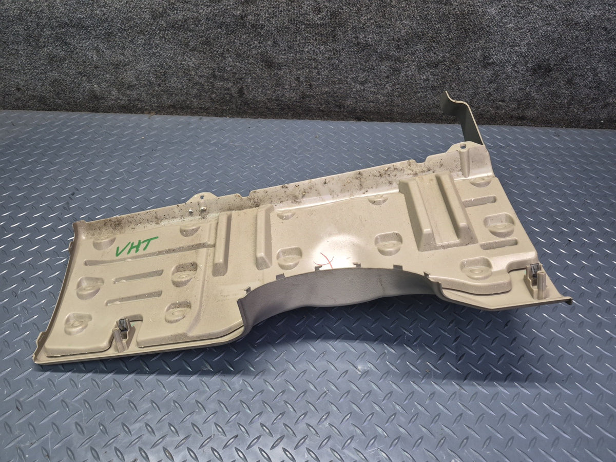 2003-2007 Hummer H2 Dash Front Left Lower Knee Trim Cover Panel Damaged