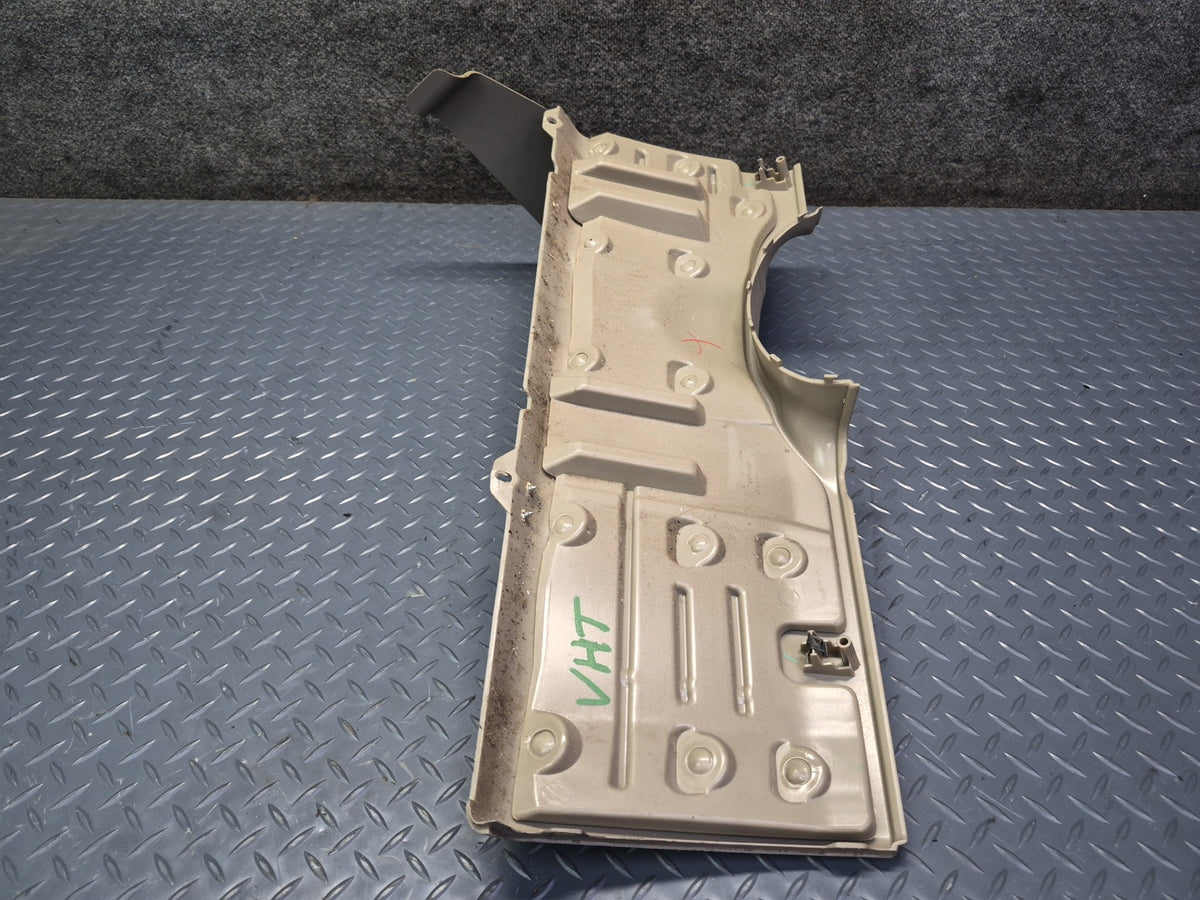 2003-2007 Hummer H2 Dash Front Left Lower Knee Trim Cover Panel Damaged