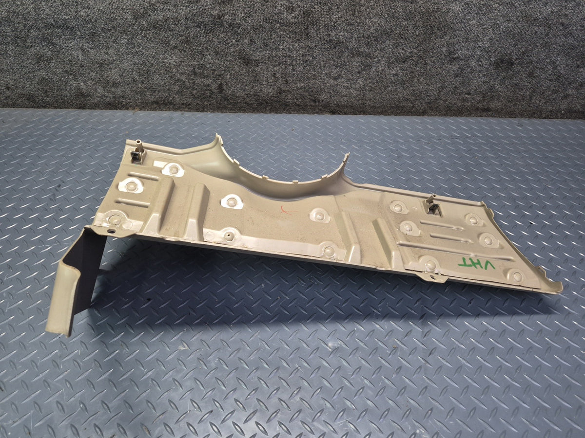 2003-2007 Hummer H2 Dash Front Left Lower Knee Trim Cover Panel Damaged