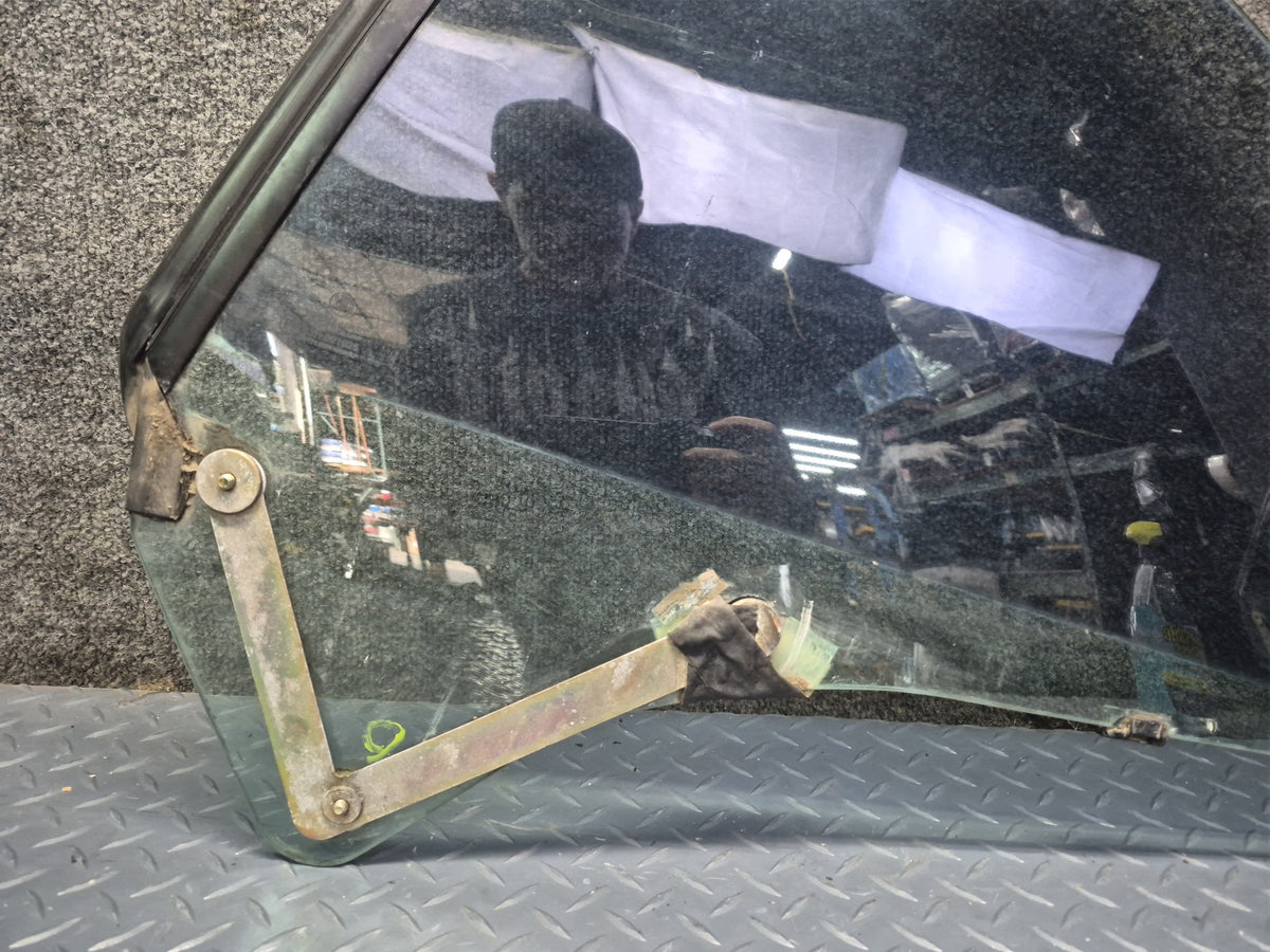 1994-1997 BMW E31 840Ci Rear Left Quarter Glass Window