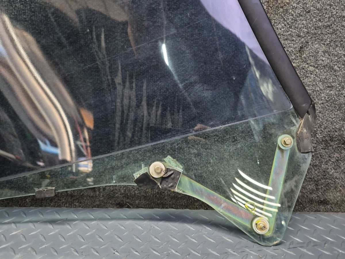 1994-1997 BMW E31 840Ci Rear Left Quarter Glass Window