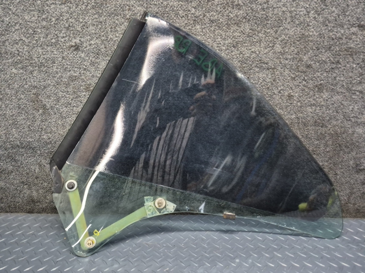 1994-1997 BMW E31 840Ci Rear Right Quarter Glass Window