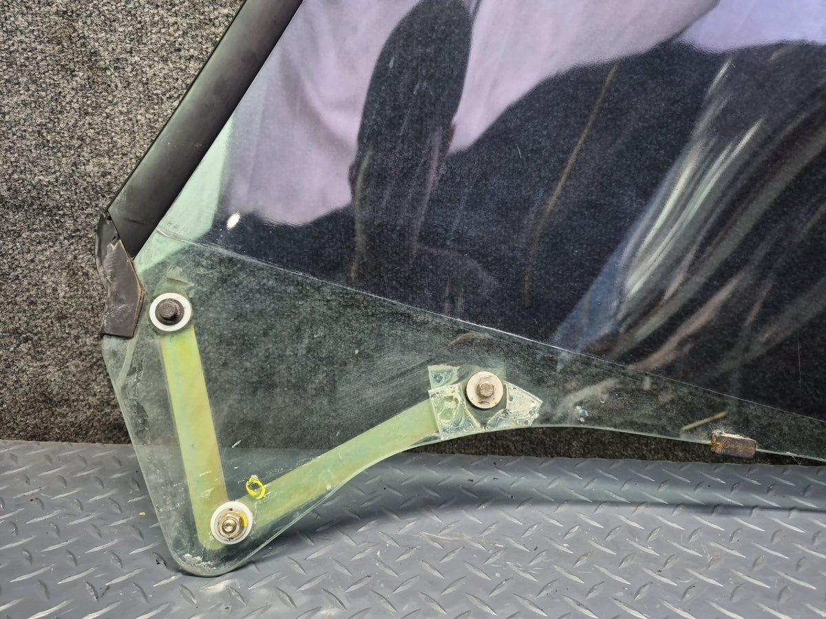 1994-1997 BMW E31 840Ci Rear Right Quarter Glass Window