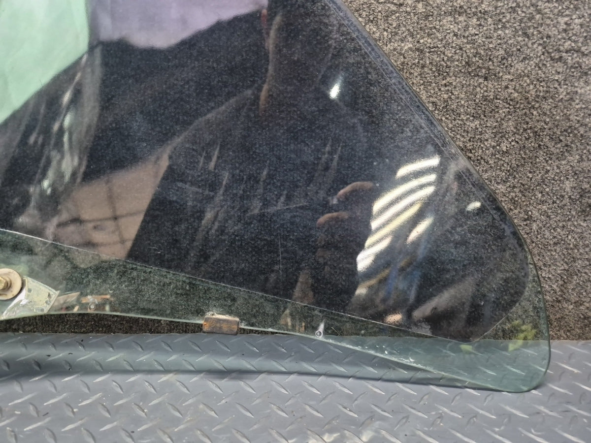 1994-1997 BMW E31 840Ci Rear Right Quarter Glass Window