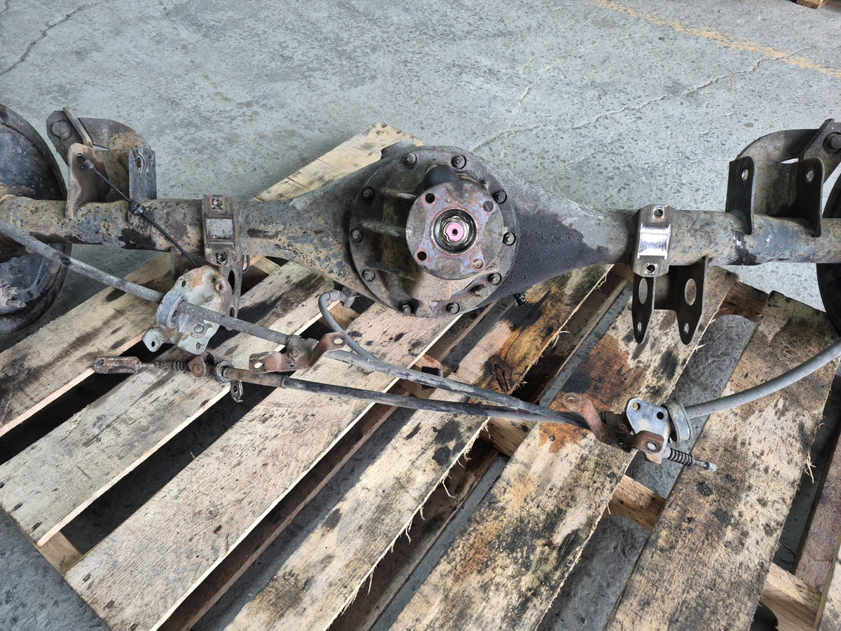 94-95 Toyota Hiace KZH106W 1KZTE A/T Rear Axle w Differential 4.1 Ratio Assy OEM