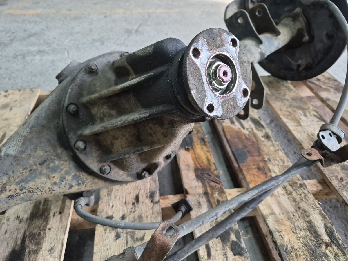 94-95 Toyota Hiace KZH106W 1KZTE A/T Rear Axle w Differential 4.1 Ratio Assy OEM