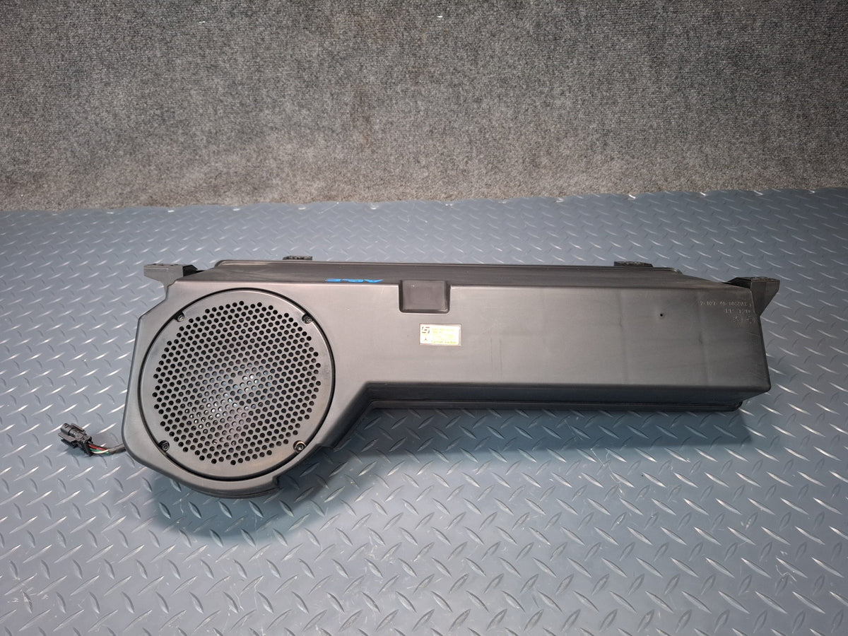 2006-2012 Mercedes W251 R-class Harman Kardon Subwoofer Speaker Box 2518200002