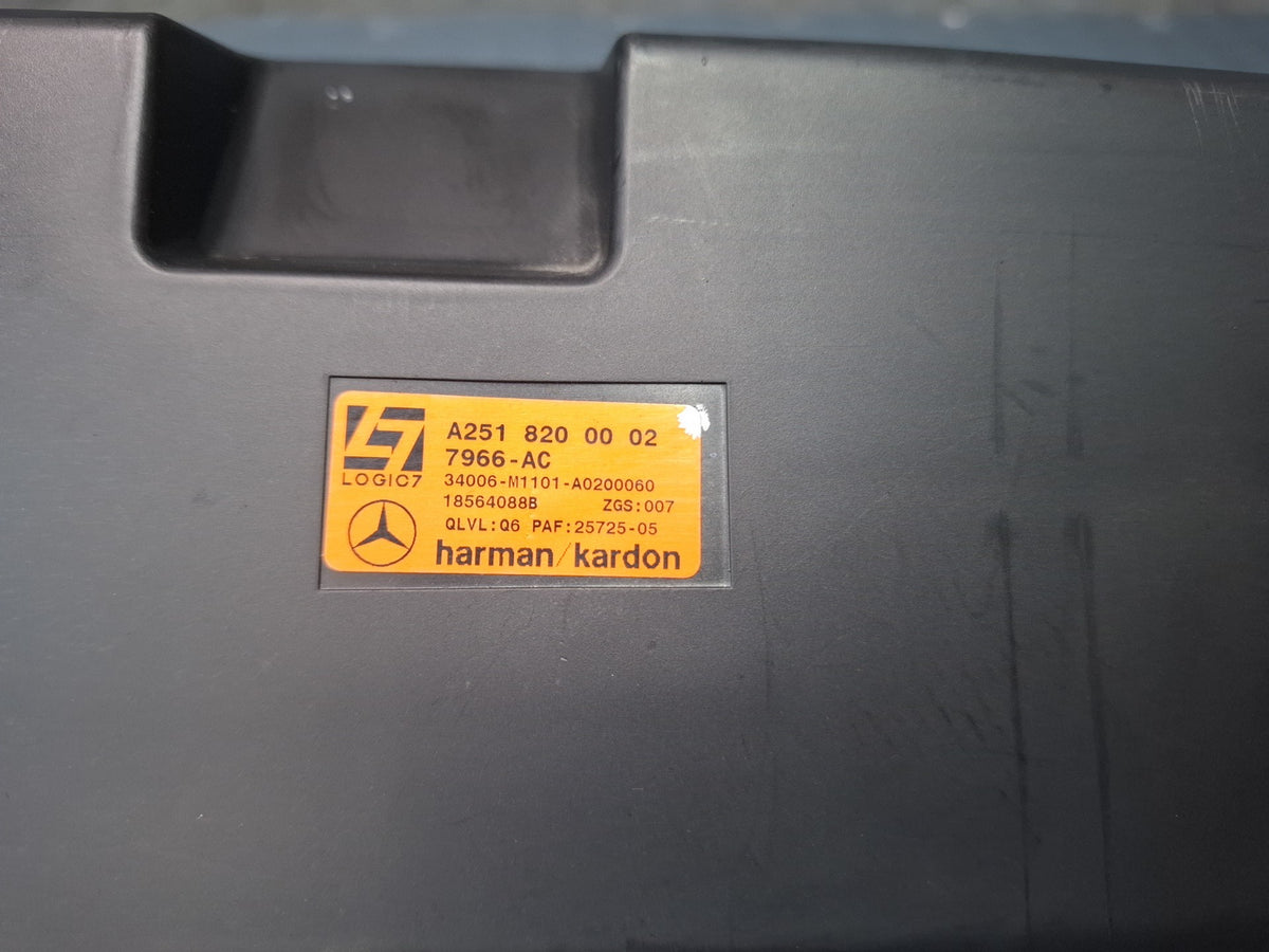 2006-2012 Mercedes W251 R-class Harman Kardon Subwoofer Speaker Box 2518200002