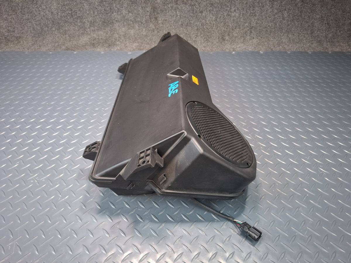 2006-2012 Mercedes W251 R-class Harman Kardon Subwoofer Speaker Box 2518200002
