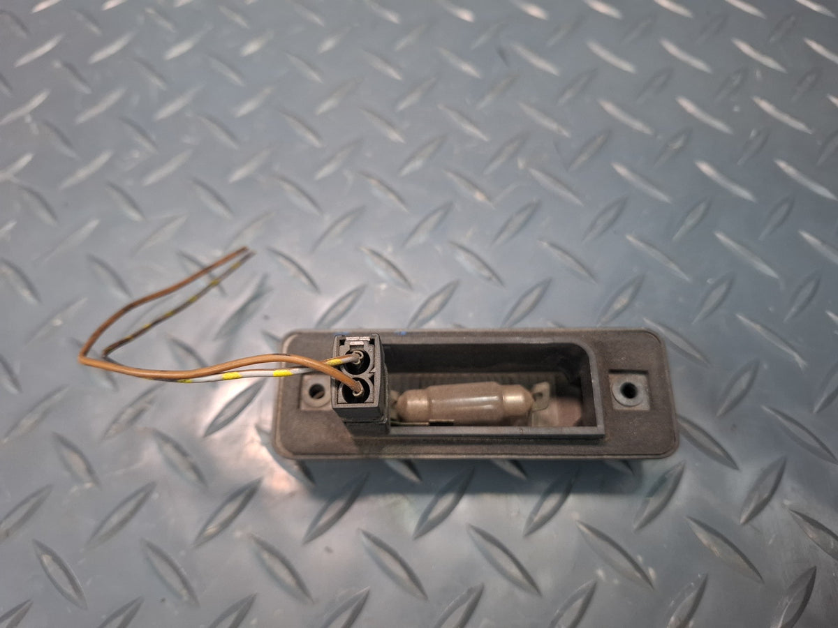 1994-1997 BMW E31 840Ci Rear Left & Right License Plate Light Lamp Set of 2