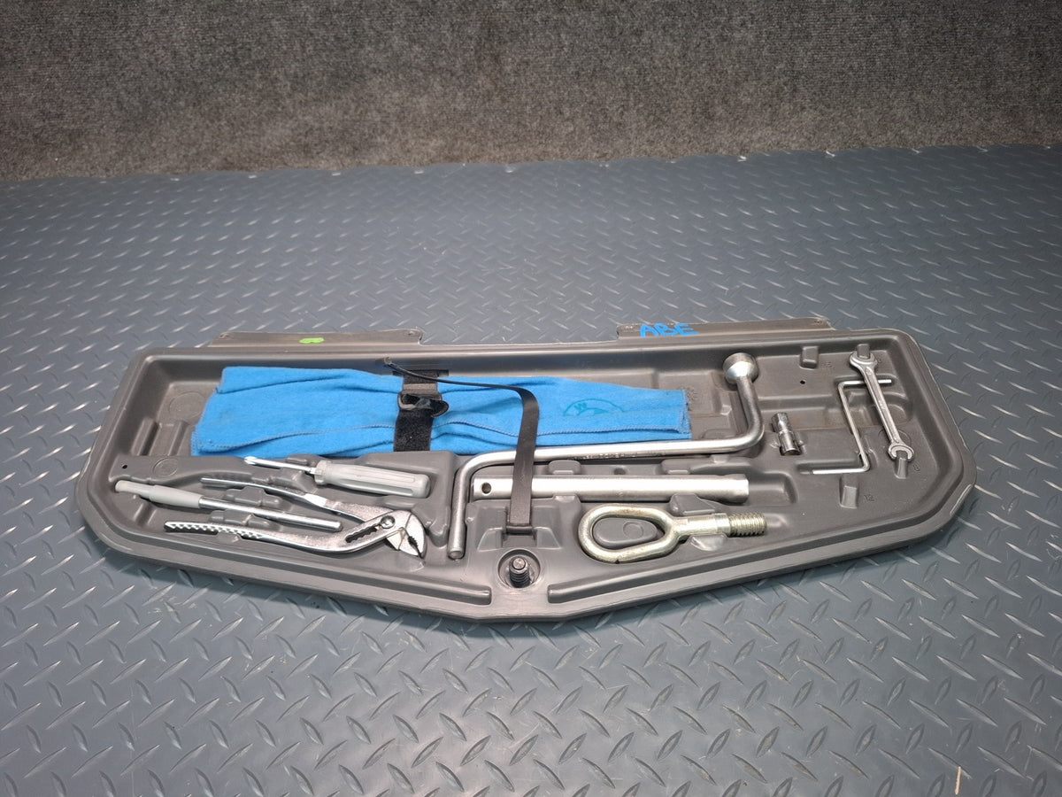 1994-1997 BMW E31 840Ci Emergency Spare Tire Lift Jack Tool KIT Holder Set