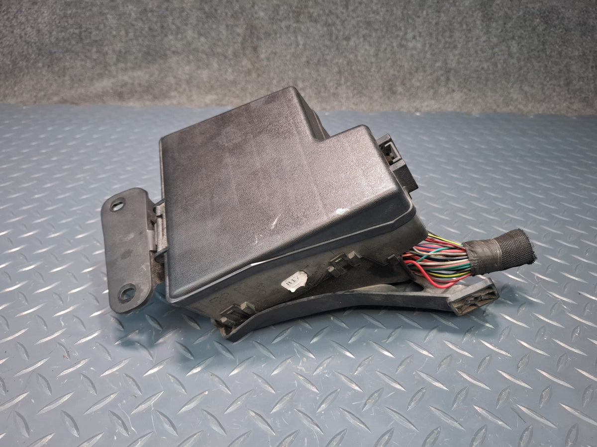 02-05 Ford Thunderbird Engine Bay Fuse Relay Box Module OEM