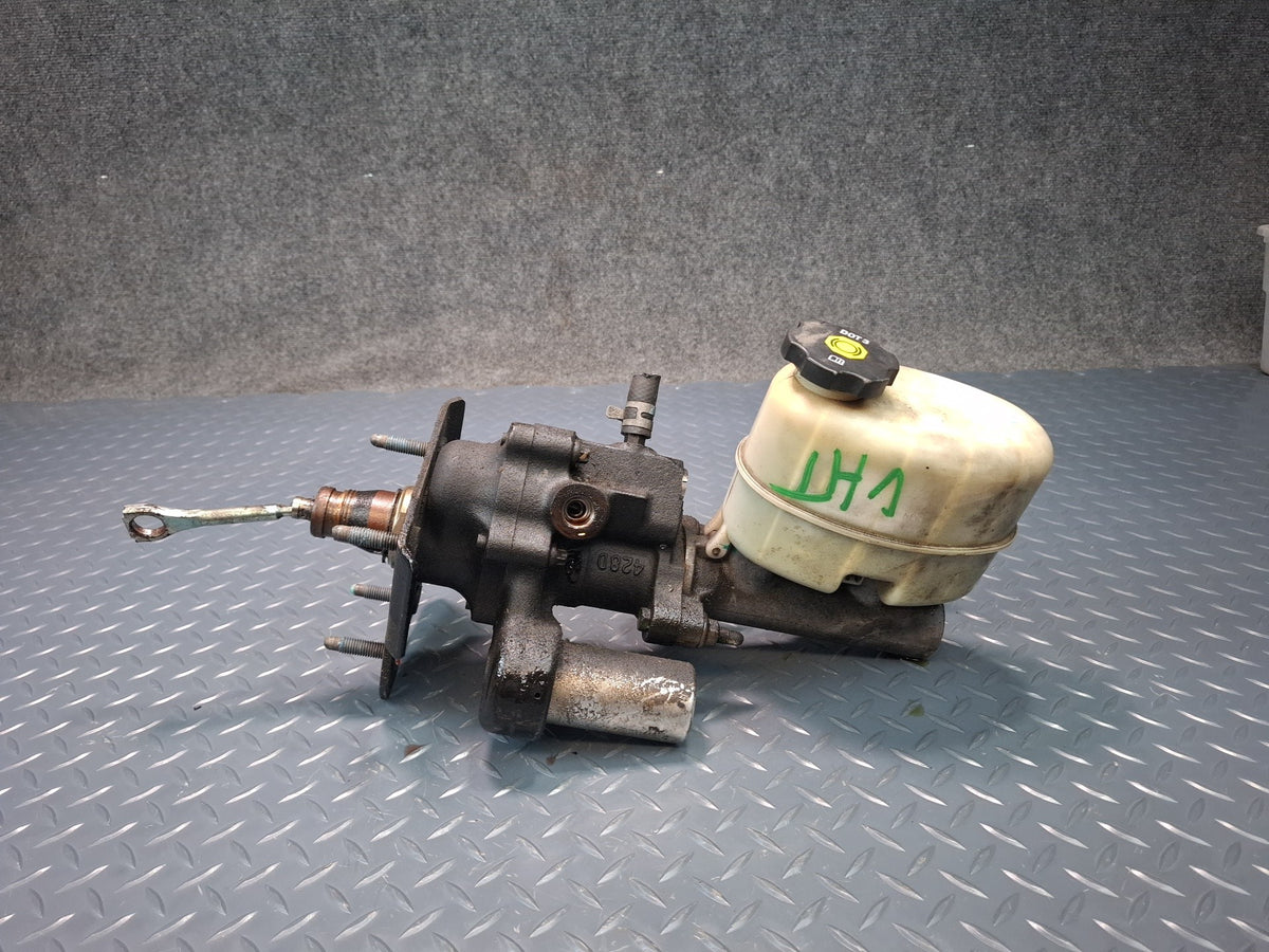 2003-2007 Hummer H2 Brake Master Cylinder Booster Fluid Reservoir
