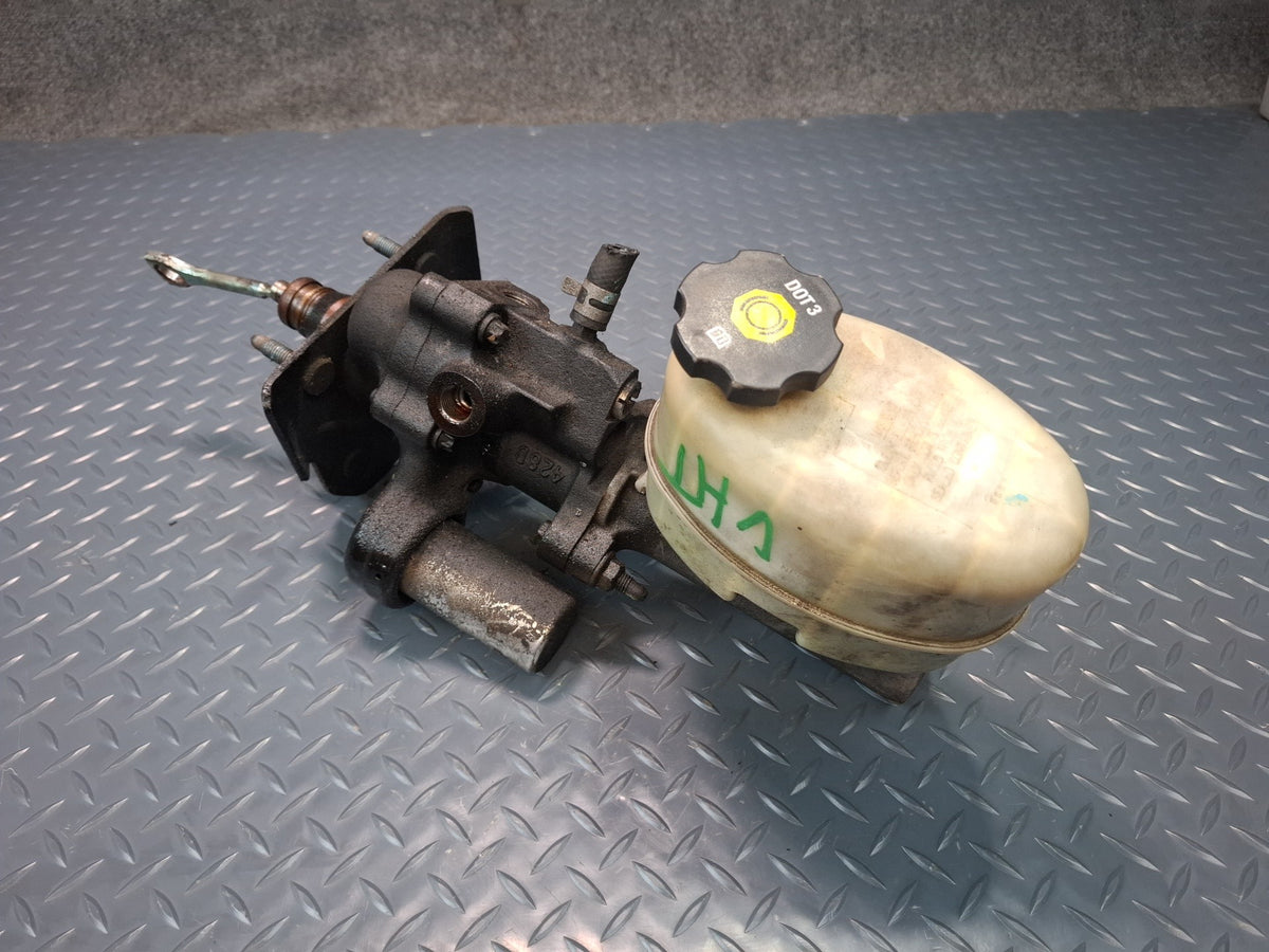 2003-2007 Hummer H2 Brake Master Cylinder Booster Fluid Reservoir