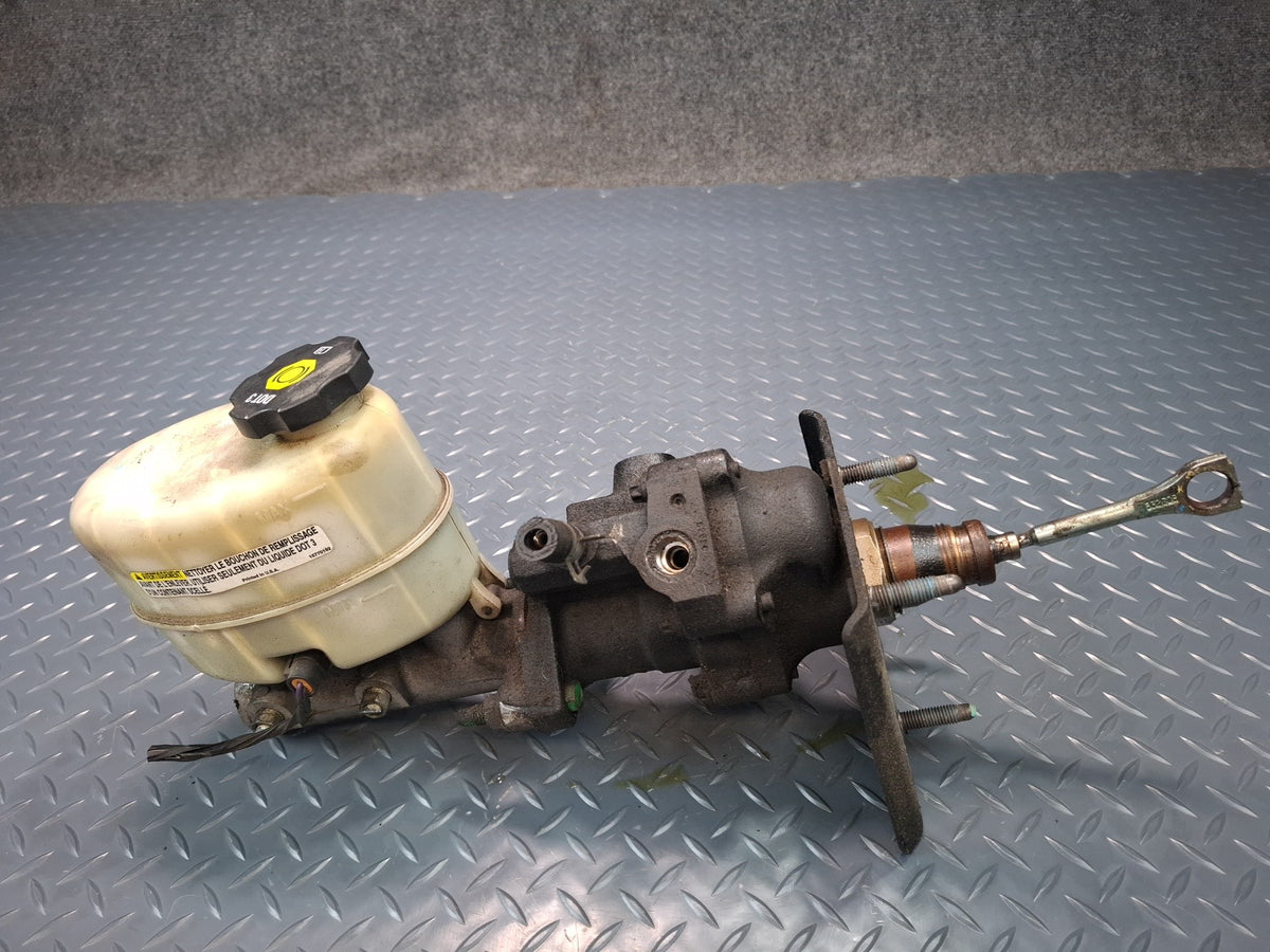 2003-2007 Hummer H2 Brake Master Cylinder Booster Fluid Reservoir
