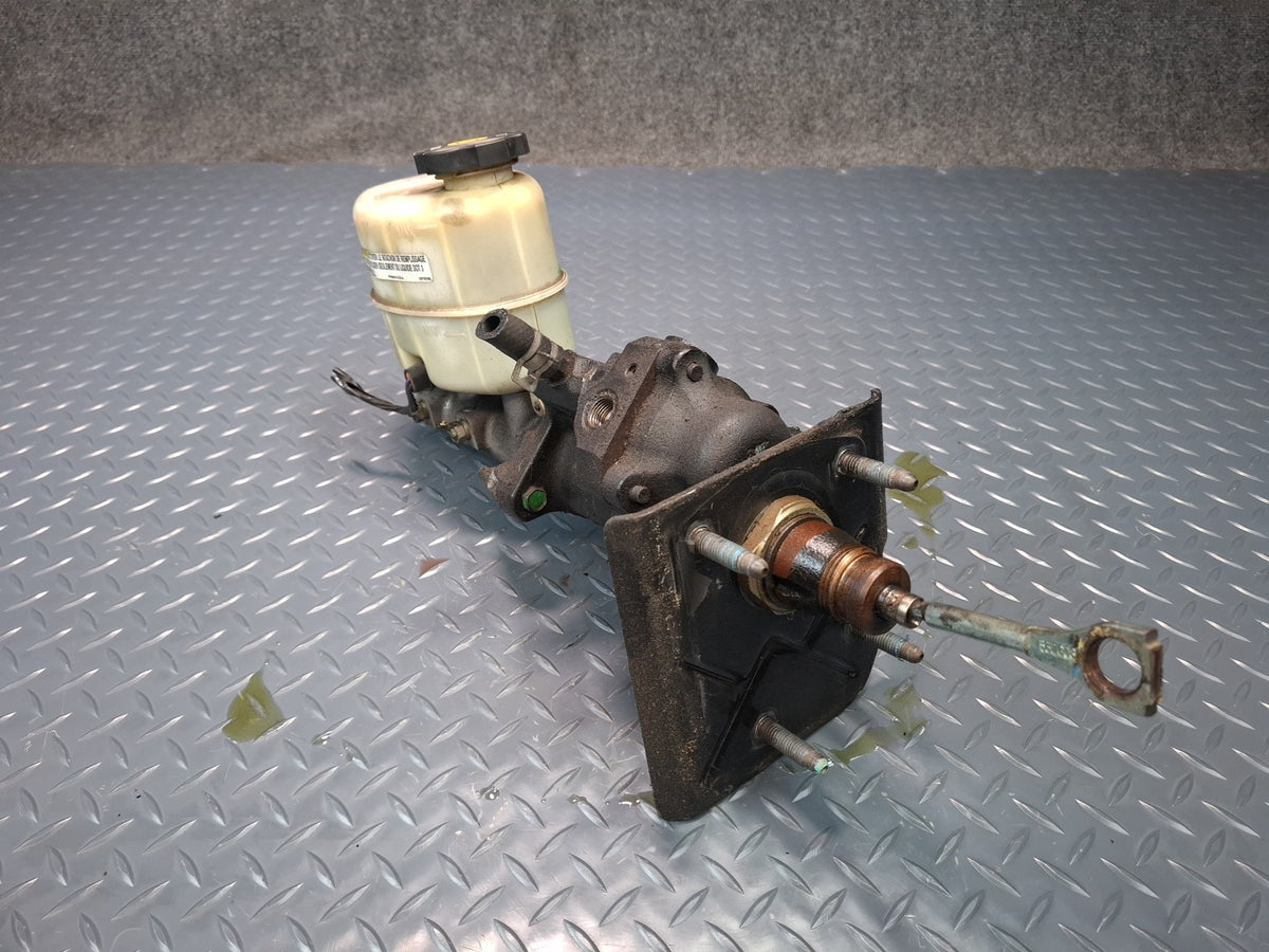 2003-2007 Hummer H2 Brake Master Cylinder Booster Fluid Reservoir