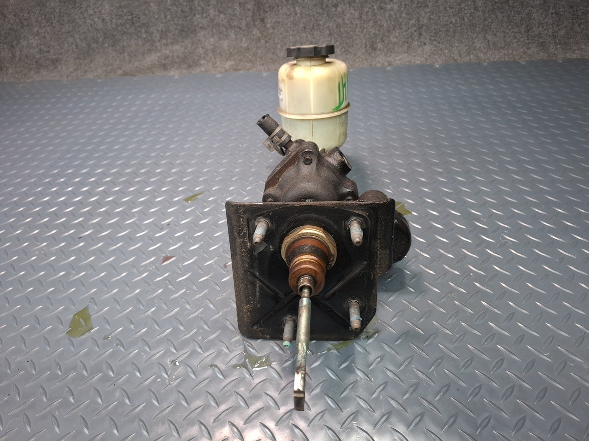 2003-2007 Hummer H2 Brake Master Cylinder Booster Fluid Reservoir