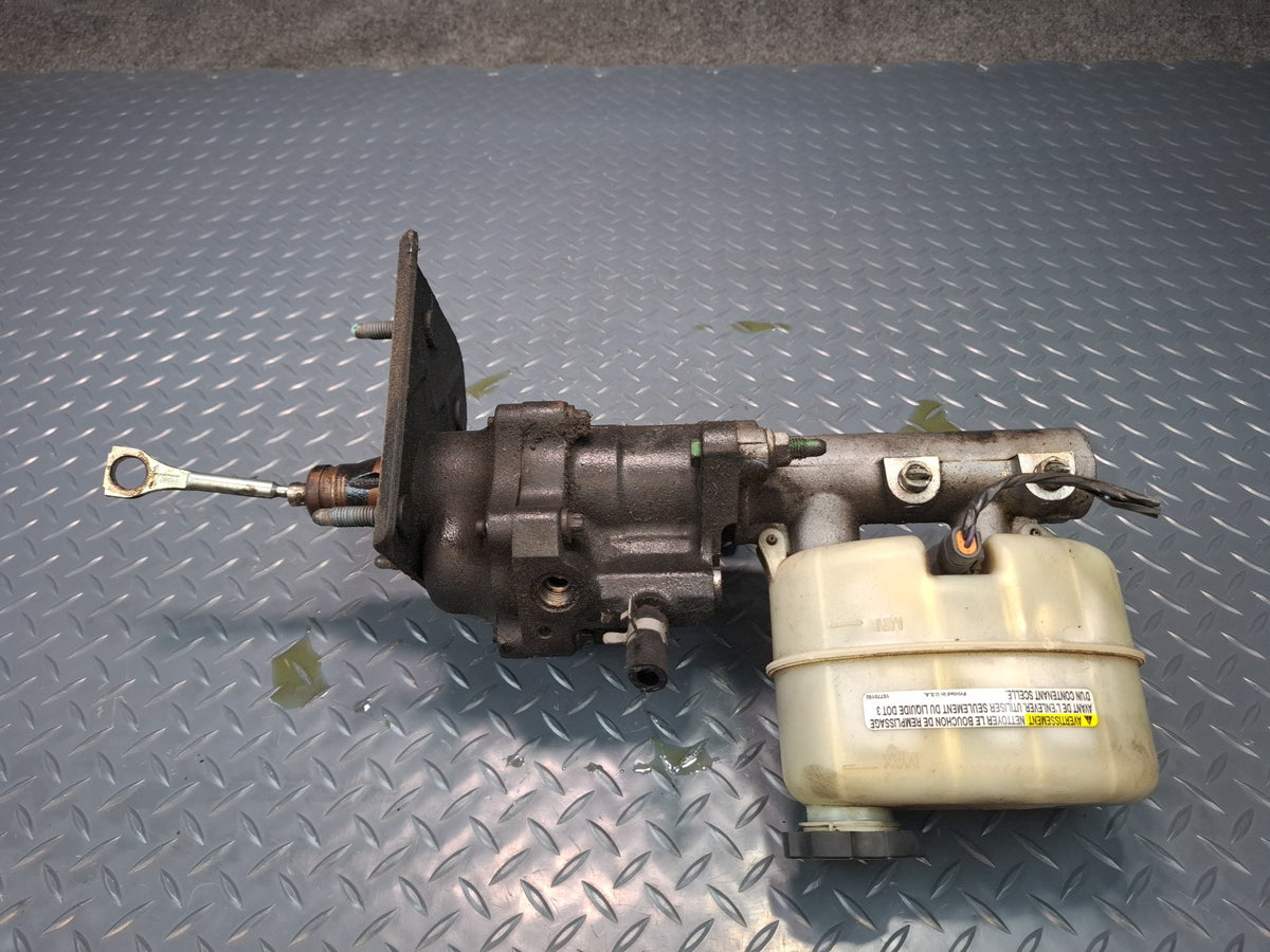 2003-2007 Hummer H2 Brake Master Cylinder Booster Fluid Reservoir