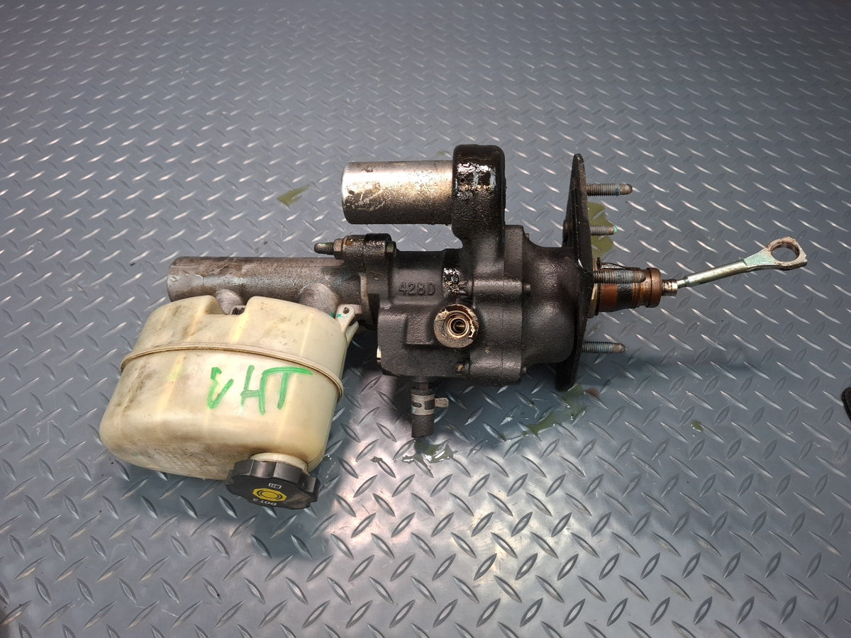 2003-2007 Hummer H2 Brake Master Cylinder Booster Fluid Reservoir
