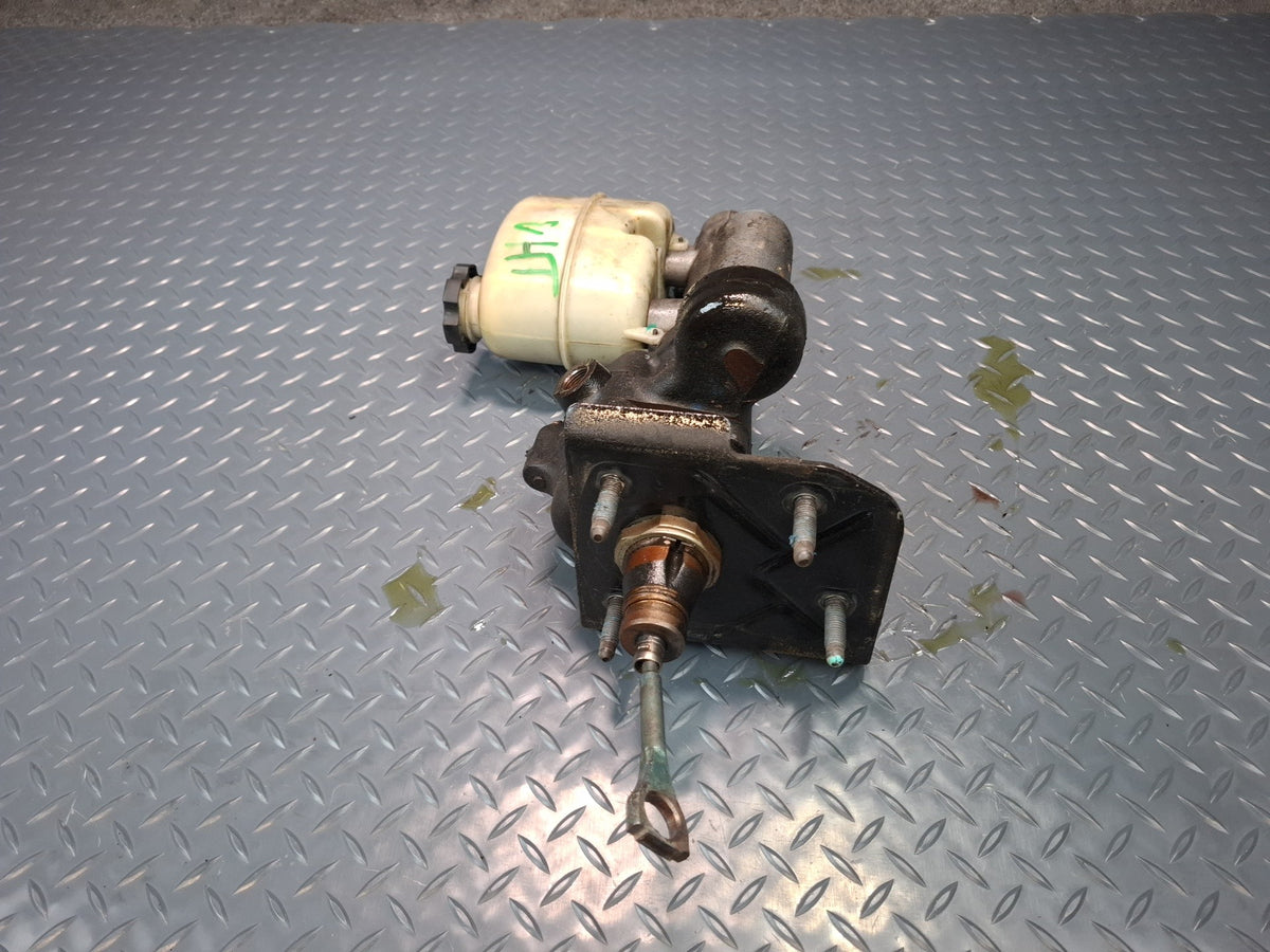 2003-2007 Hummer H2 Brake Master Cylinder Booster Fluid Reservoir