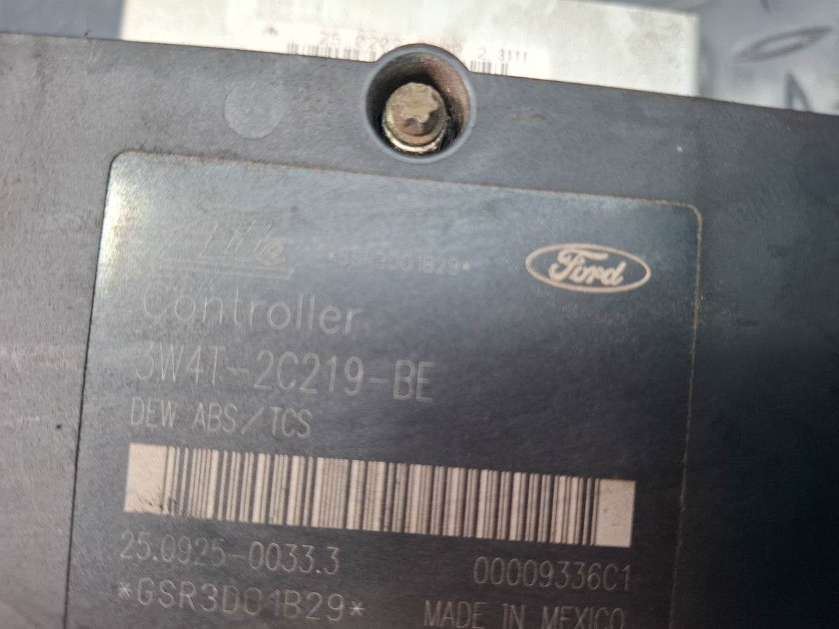 03-05 Ford Thunderbird Anti Lock Brake ABS TCS Pump Module 3W4T-2C219-BE OEM