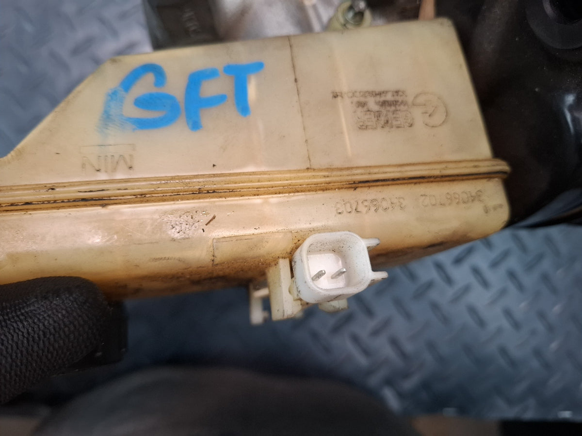 03-05 Ford Thunderbird Brake Master Cylinder Booster Fluid Reservoir OEM