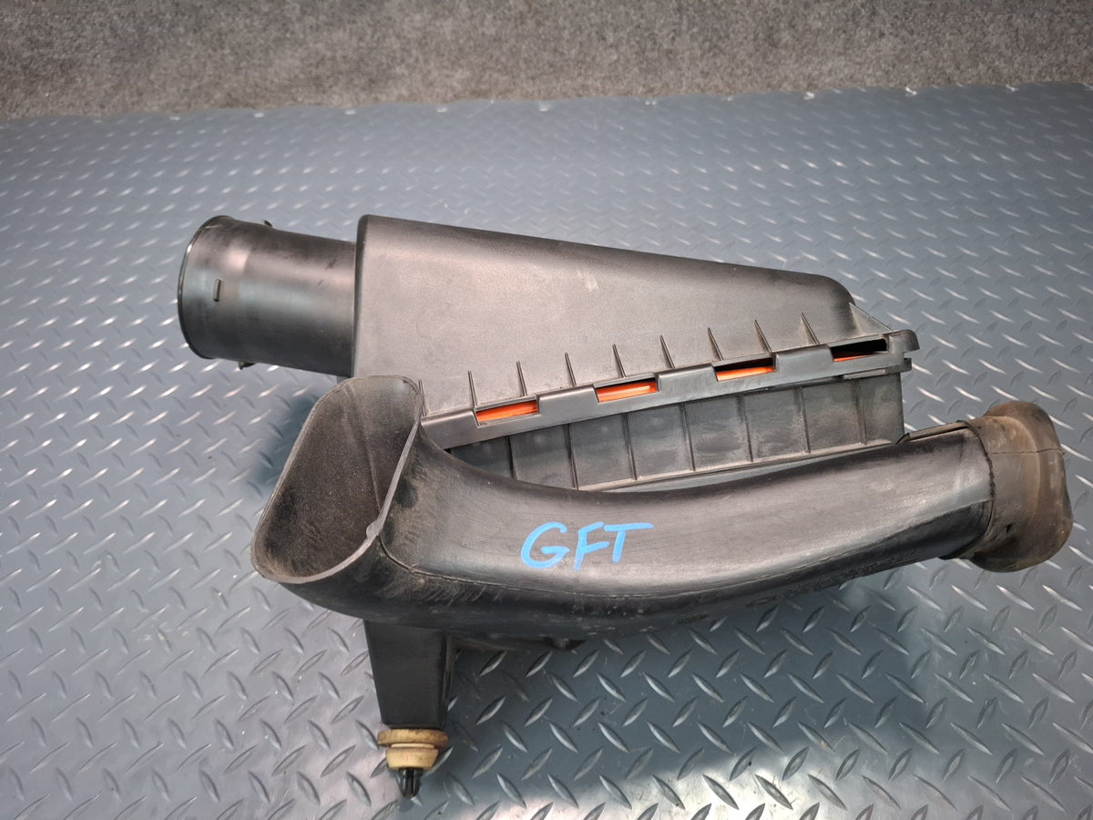 03-05 Ford Thunderbird Air Intake Cleaner Filter Box w MAF Sensor OEM