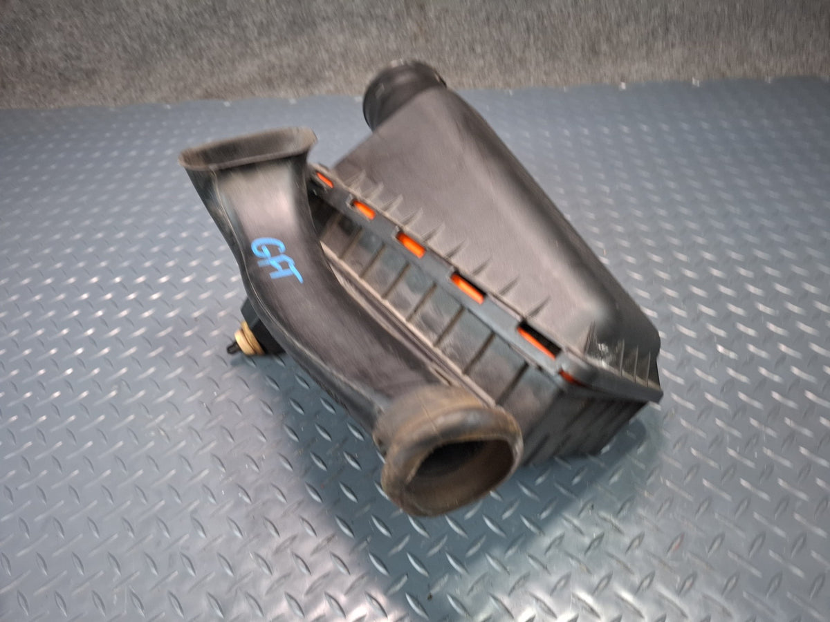 03-05 Ford Thunderbird Air Intake Cleaner Filter Box w MAF Sensor OEM