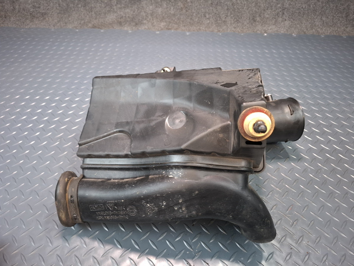 03-05 Ford Thunderbird Air Intake Cleaner Filter Box w MAF Sensor OEM