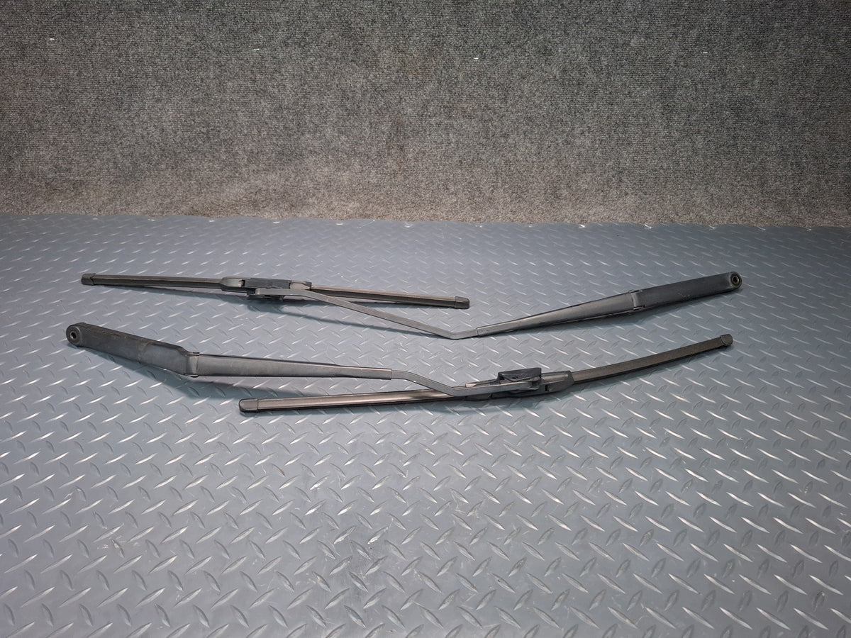 02-05 Ford Thunderbird Set of 2 Front Left & Right Wiper Arm OEM