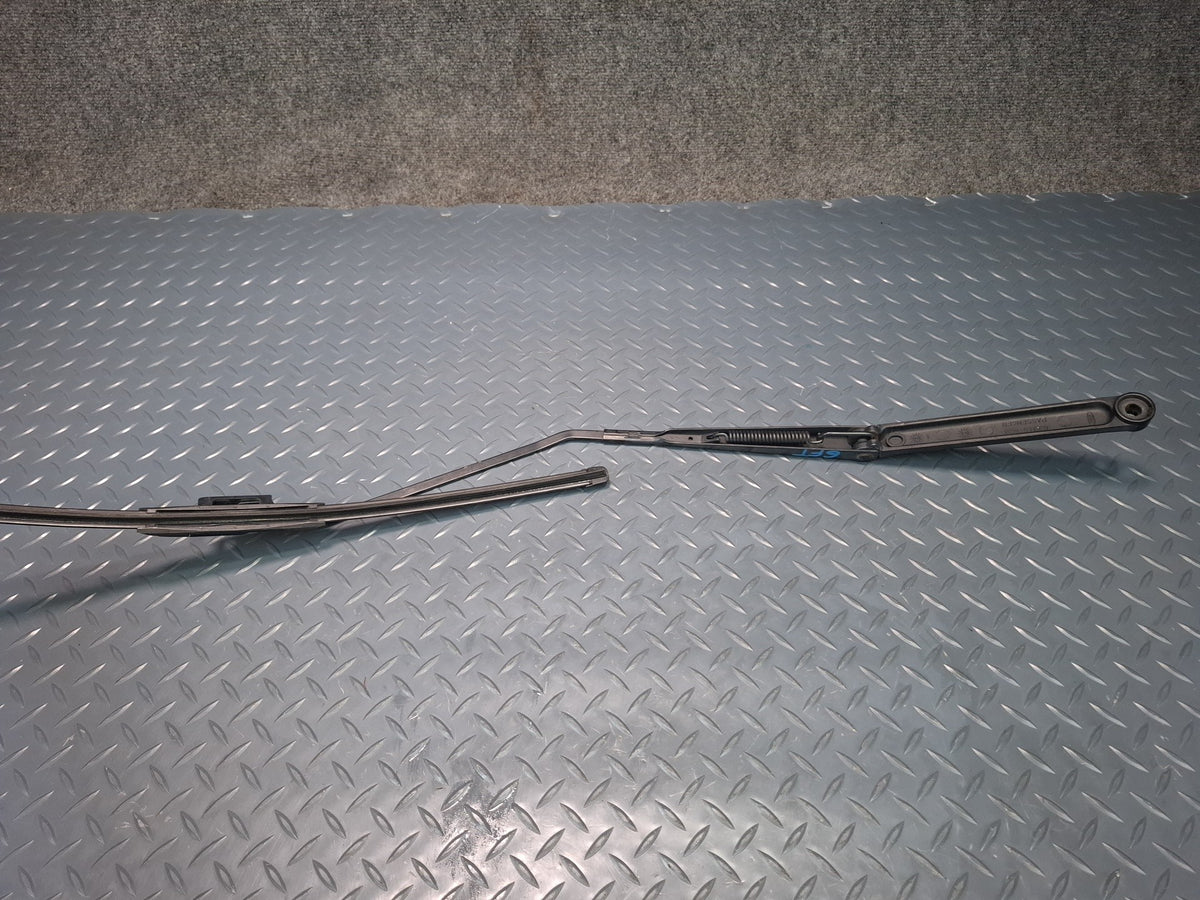 02-05 Ford Thunderbird Set of 2 Front Left & Right Wiper Arm OEM