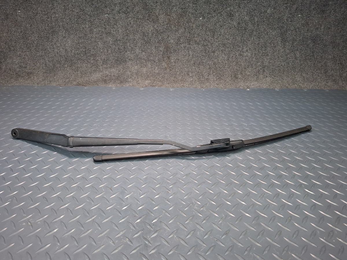 02-05 Ford Thunderbird Set of 2 Front Left & Right Wiper Arm OEM