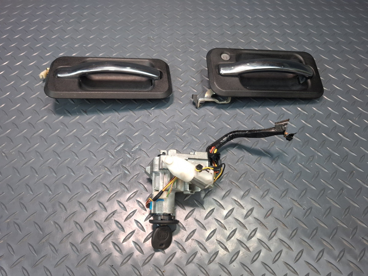 2003-2007 Hummer H2 Ignition Switch KEY Front Left & Right Side Door Handle Set