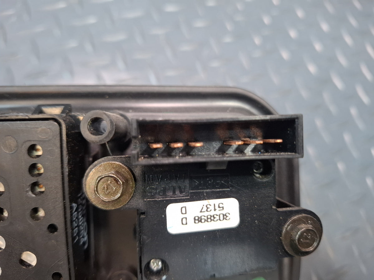 2003-2007 Hummer H2 Front Right Pass Side Seat Adjust Control Switch