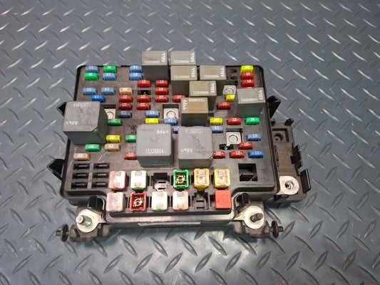2003-2007 Hummer H2 Engine Bay Fuse Relay Box Module 15266961