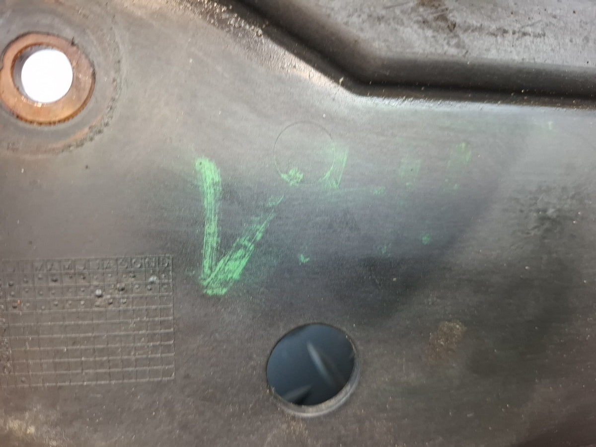 2003-2007 Hummer H2 Battery Tray Bracket Support 15119301