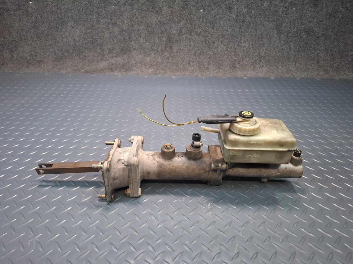 1994-1997 BMW E31 840Ci M62 Brake Master Cylinder w Fluid Reservoir Tank