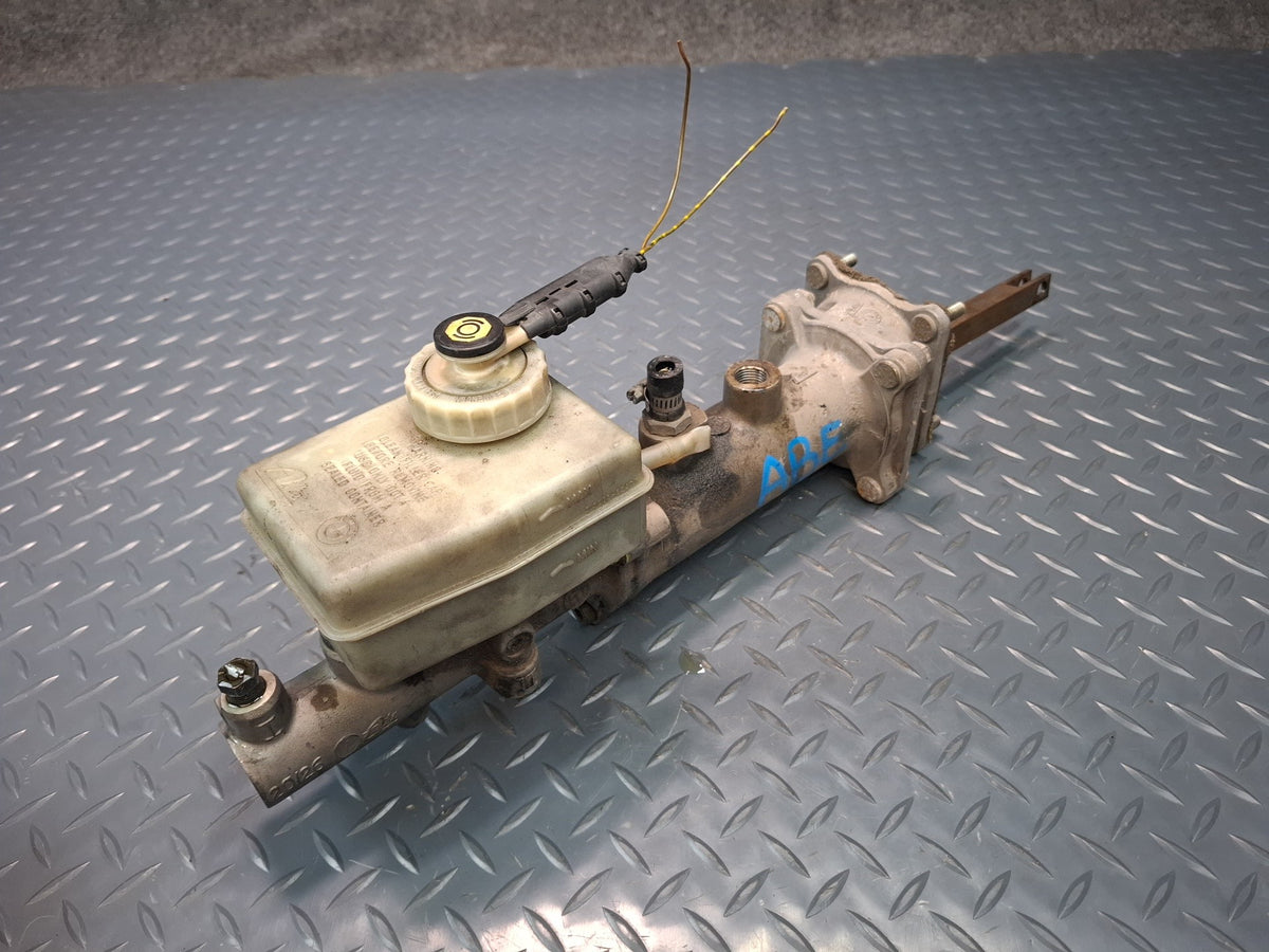 1994-1997 BMW E31 840Ci M62 Brake Master Cylinder w Fluid Reservoir Tank